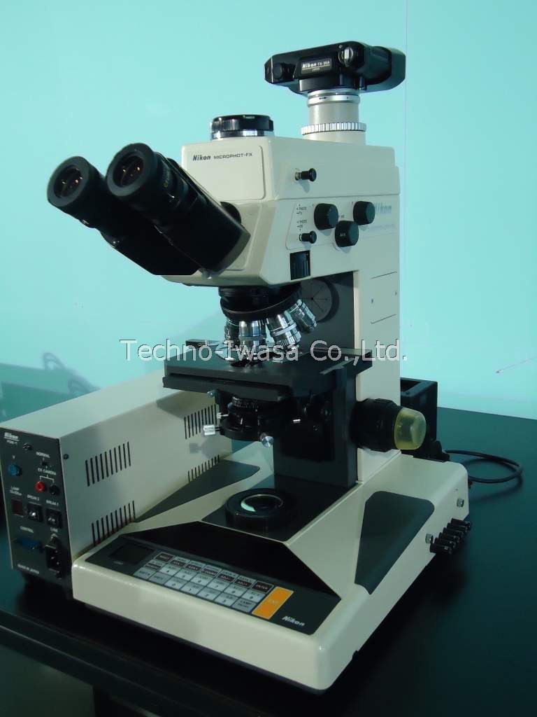 ���\����������